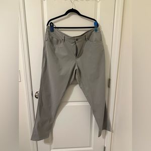 Lululemon ABC Classic-Fit 5 Pocket Pant 32"
*Warpstreme